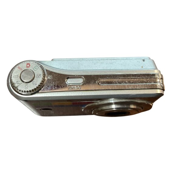 GE 8.0 Megapixel A835 Digital Camera With SD Card & 3x Optical Zoom Silver - Picture 2 of 4